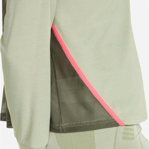 Puma Women's Green Hoodie Sweater - Picture 3 of 11